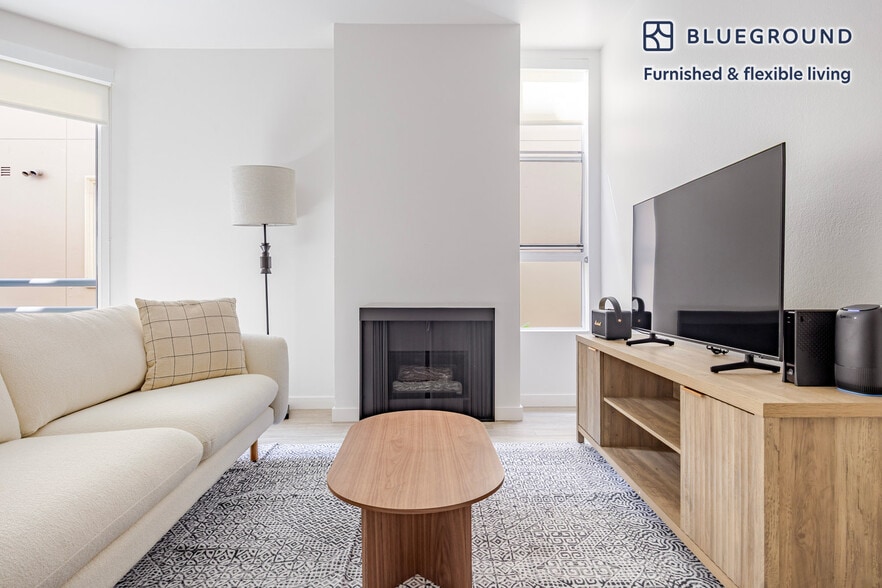 Building Photo - 8600 Burton Wy