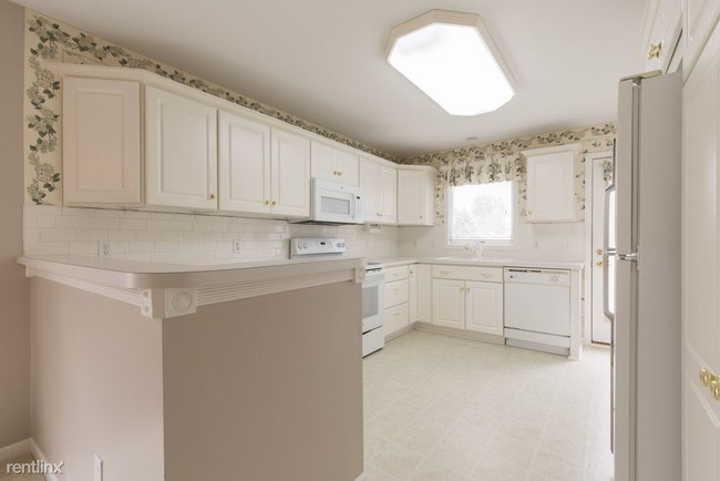 Building Photo - 2 br, 3 bath Condo - 6029 Steeplechase Dr