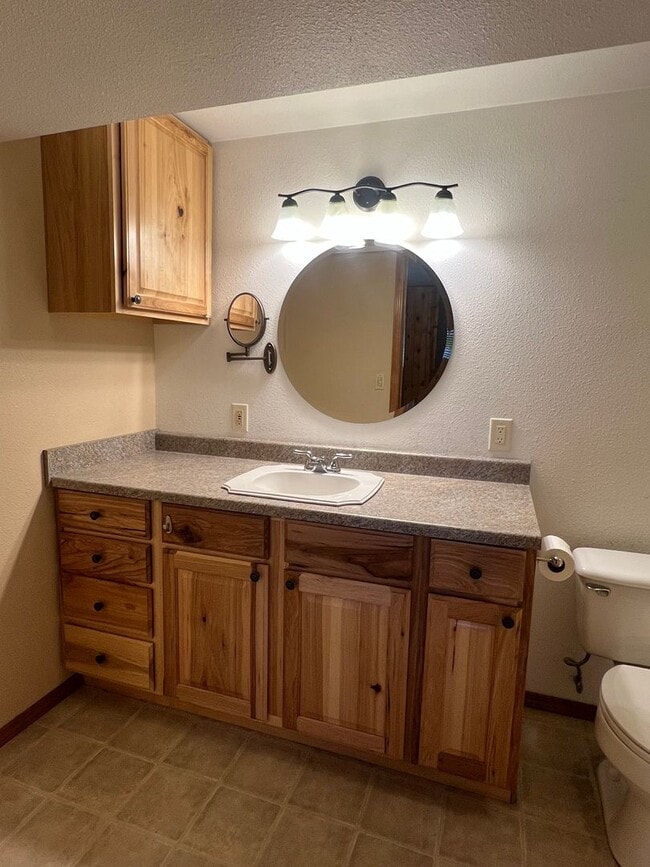 Building Photo - Spacious 3 bed/2 bath home with RV/Boat parking, shop and storage shed, a/c, deck with VIEWS and ...