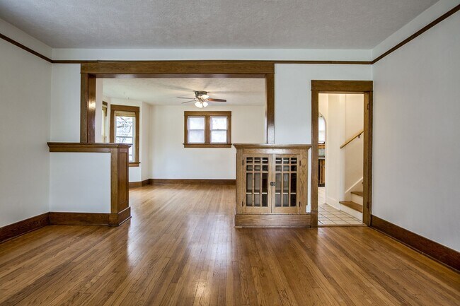 Building Photo - 1327 S 13th St