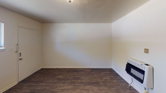 Building Photo - 1 Bedroom/ 1 Bath /1 Car Carport -Welch Duplex