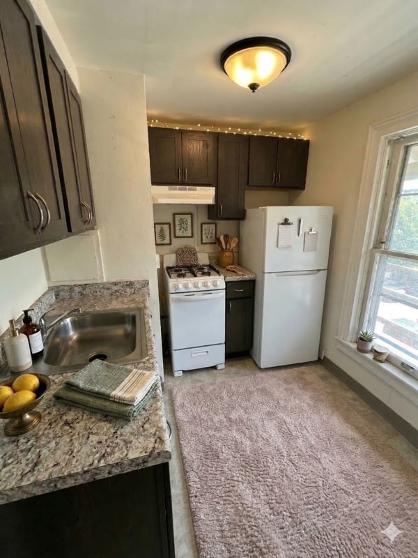 Building Photo - 121 E Gorham St