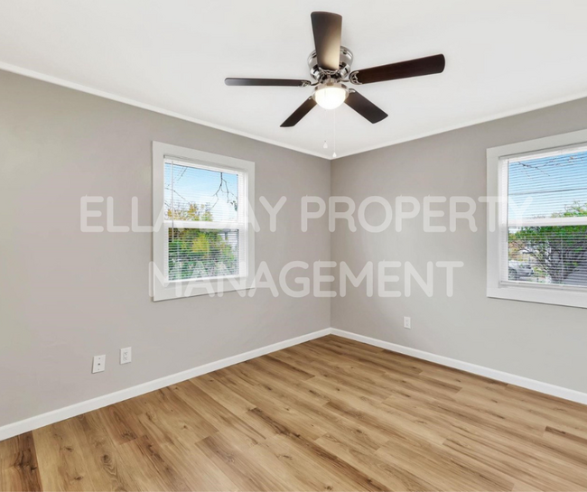Building Photo - 2505 N Chautauqua Ave