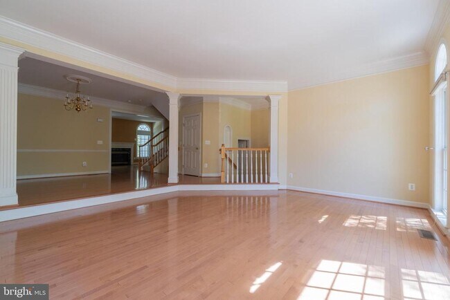 Building Photo - 9209 Point Replete Dr