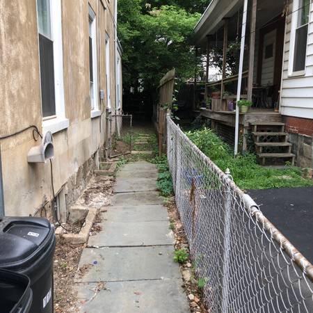 side of home - 117 Sumac St