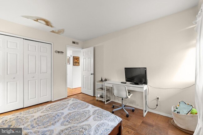 Building Photo - 7244 Donnell Pl