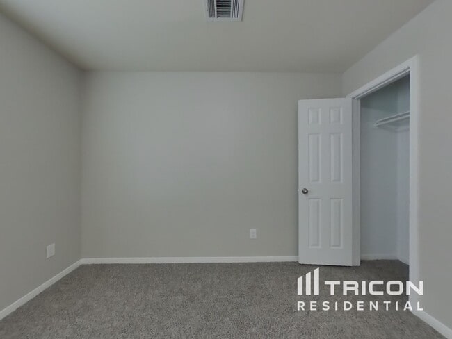 Building Photo - 8038 Villa Lago Ln