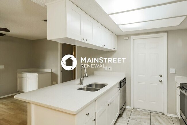 Building Photo - 3 Bedroom Pet-Friendly Home in New Port Richey, FL with Main Street Renewal