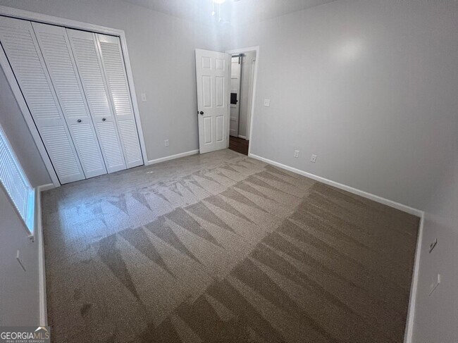 Building Photo - 648 Nelby Ct