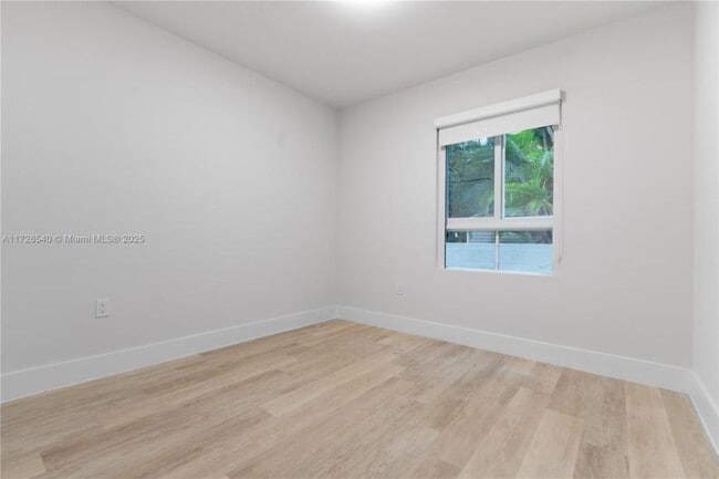 Building Photo - 3 bedroom in Aventura FL 33180