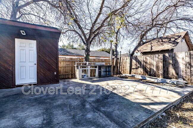 Building Photo - 2114 Jupiter St