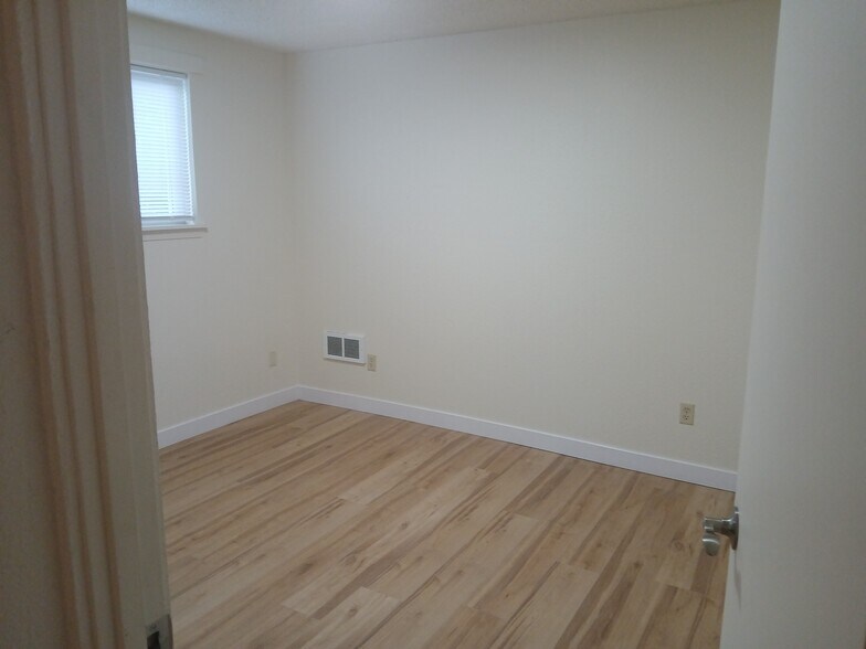 Building Photo - 7622 Chinook Ave