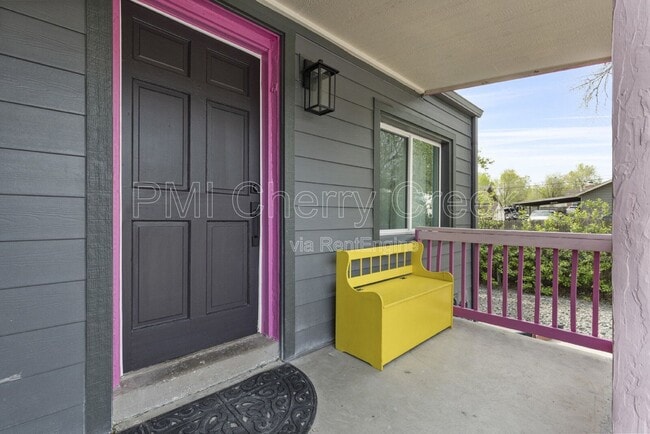 Building Photo - 156 S Newton St