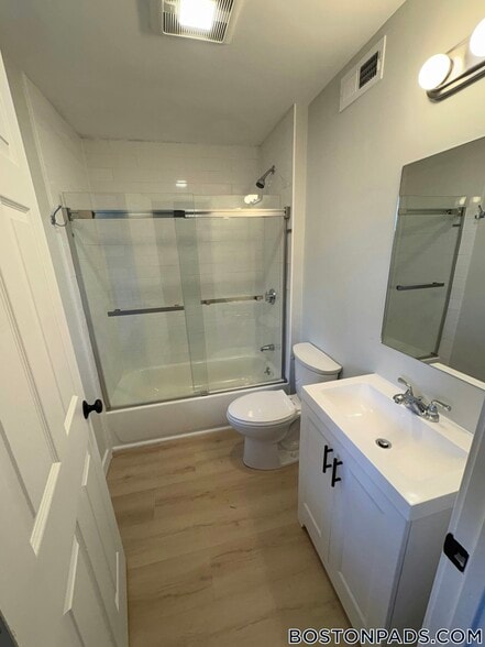 Building Photo - 26 Woodland St