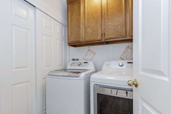 Building Photo - 432 Portofino Dr