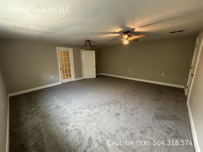 Building Photo - 2713 Volpe Dr