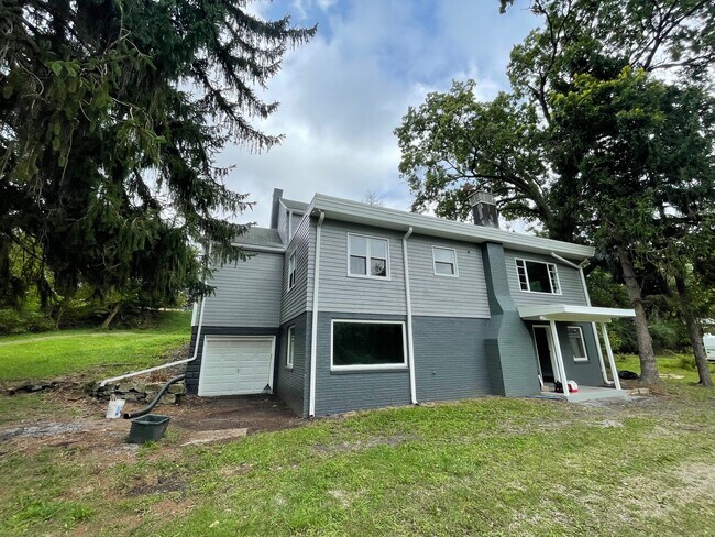 Back of House - 1813 Clairton Rd