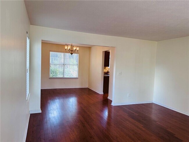 Building Photo - 1140 Taylor Oaks Dr