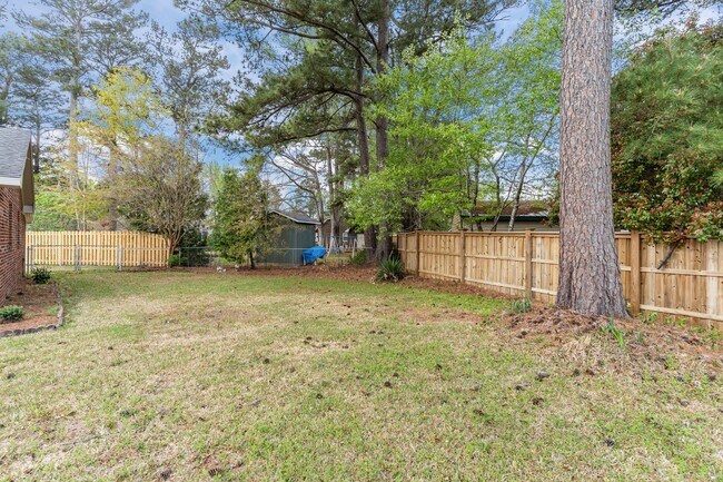 Building Photo - Pet-Friendly | Large Fenced Yard in North Wilmington