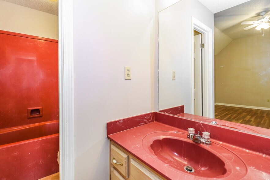 Building Photo - 9587 Daly Dr