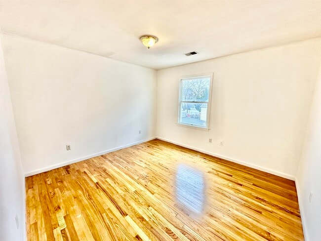 Building Photo - 53 Williams Ave