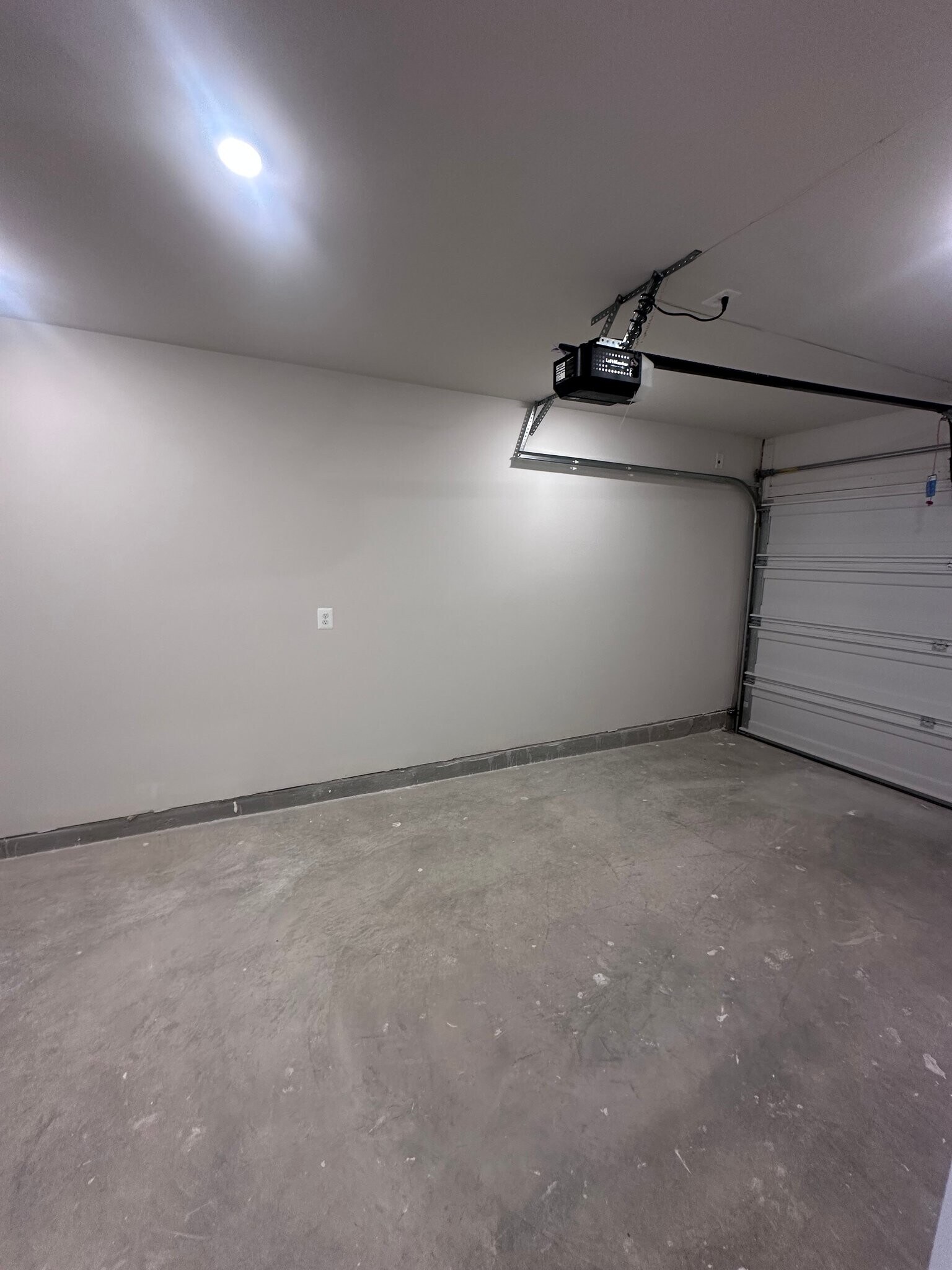 Building Photo - 61 Zander Rd