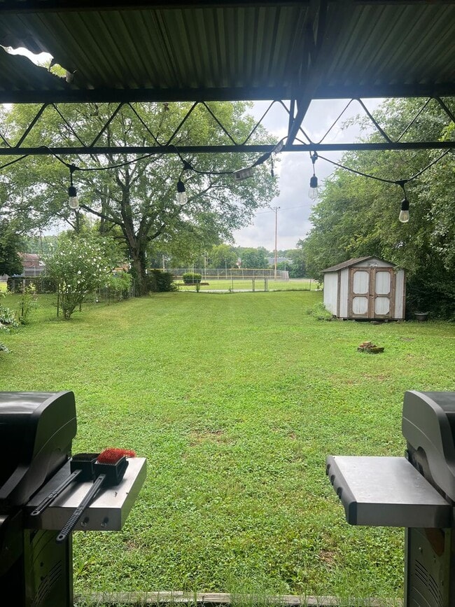 Building Photo - Charming 2 Bed/ 1 Bath home in Madison wit...