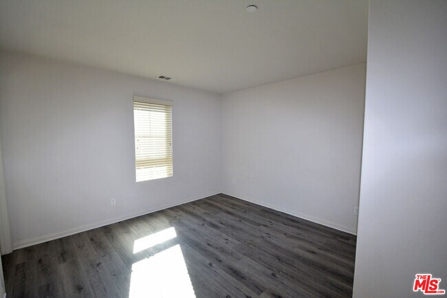 Building Photo - 14107 W Birch Ln