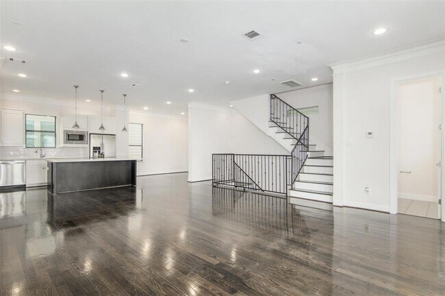 Building Photo - 1508 Johnson St