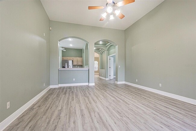 Building Photo - 1550 Maximilian Dr