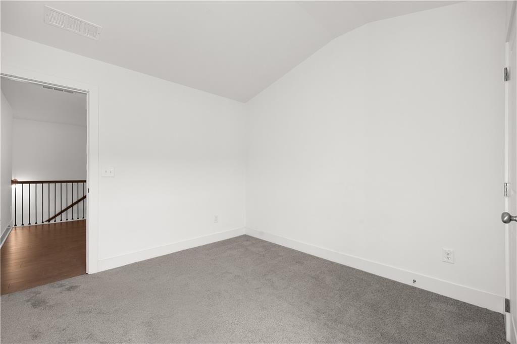 Building Photo - 124 Auburn Wds Dr