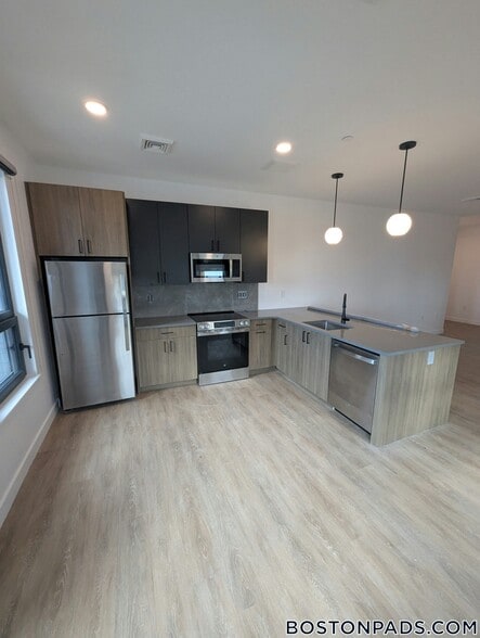 Building Photo - 199 Gardner St