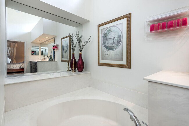 Building Photo - 7828 Dorchester Rd