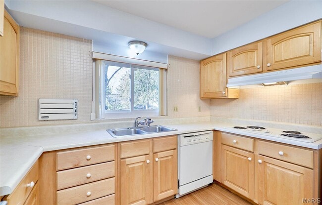 Building Photo - 815 Montmartre Ct