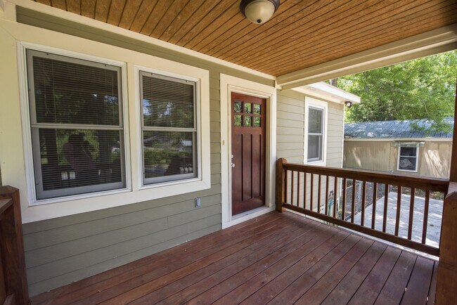 Building Photo - 108 Mimosa Ave