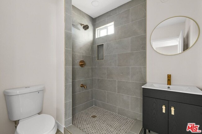 Building Photo - 21007 Saticoy St