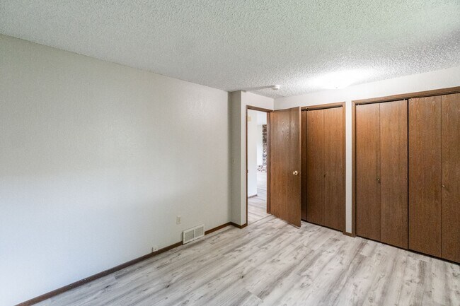 Building Photo - 9415 N Howard St