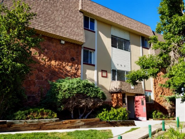 Building Photo - 707 W 96th Ave