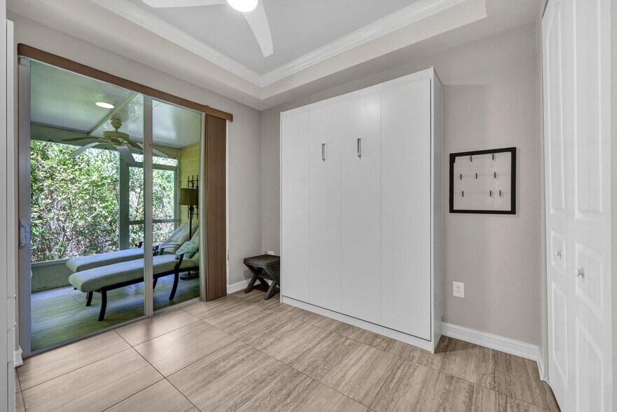 Guest Bedroom 1 - w/Murphy Bed - 4450 Chickee Hut Ct