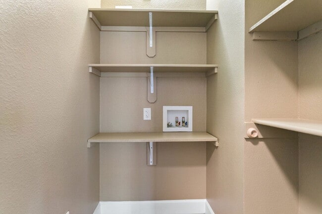 Building Photo - 5145 Stone Fence Dr