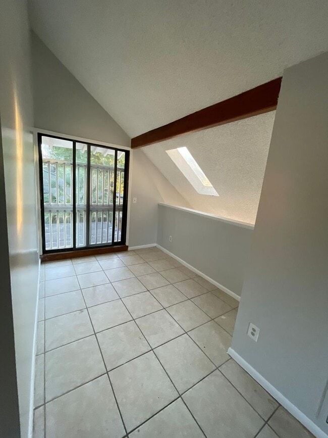 Building Photo - Charming 3-Bed, 2-Bath Home in a Prime Location! Move in Specials:$100 off your first month's ren...