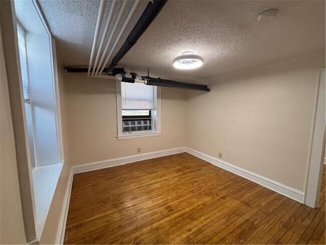 Building Photo - 1401 Willow St