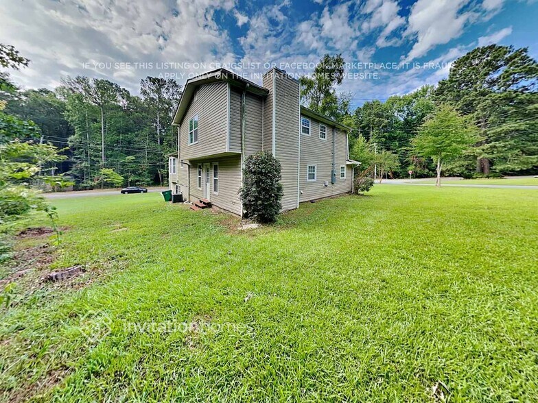 Building Photo - 595 Rivercrest Dr