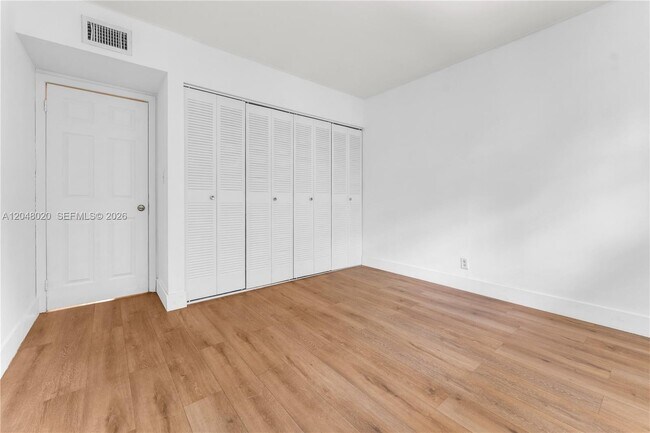 Building Photo - 5653 Blueberry Ct
