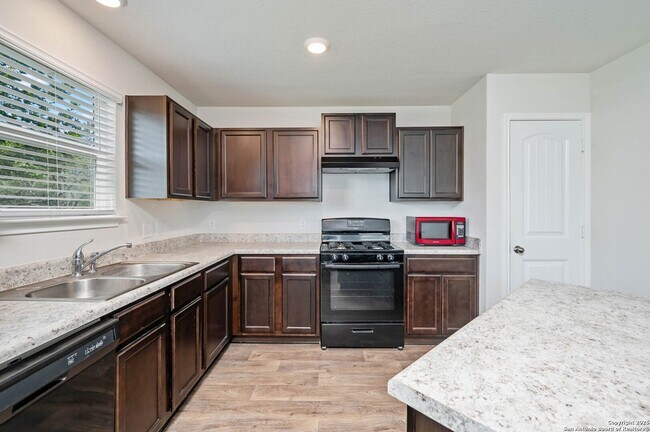 Building Photo - 5502 Rosillo Hill