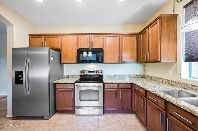 Building Photo - 2528 S Portland Ave