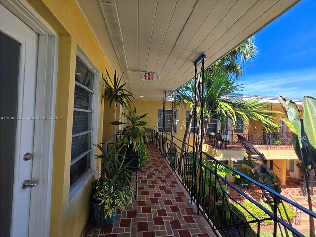 Building Photo - 8024 Harding Ave