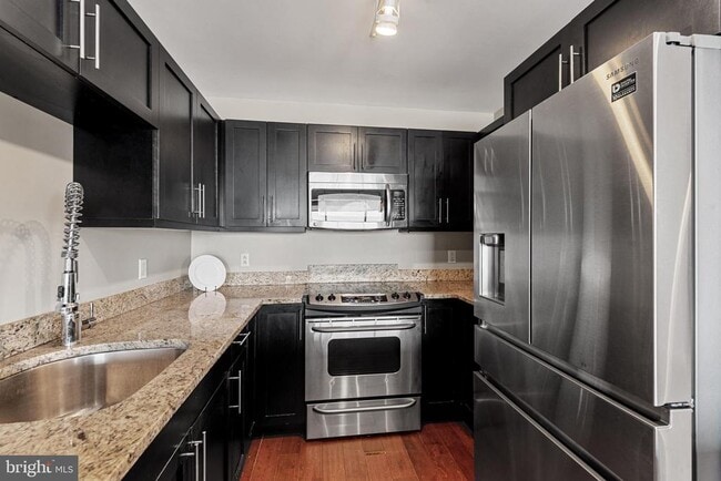 Building Photo - 1200 Steuart St