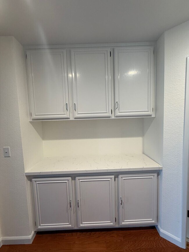 Building Photo - Alameda's most sought after gated communit...