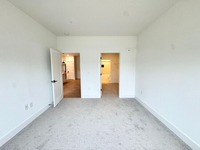 Building Photo - Beautiful NEW 2-Bed, 2- Bath Apartment in Rock Hill!